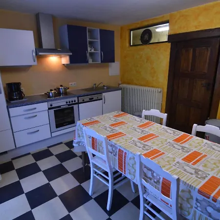 Charming Holiday In Halleux With Garden בית נופש *